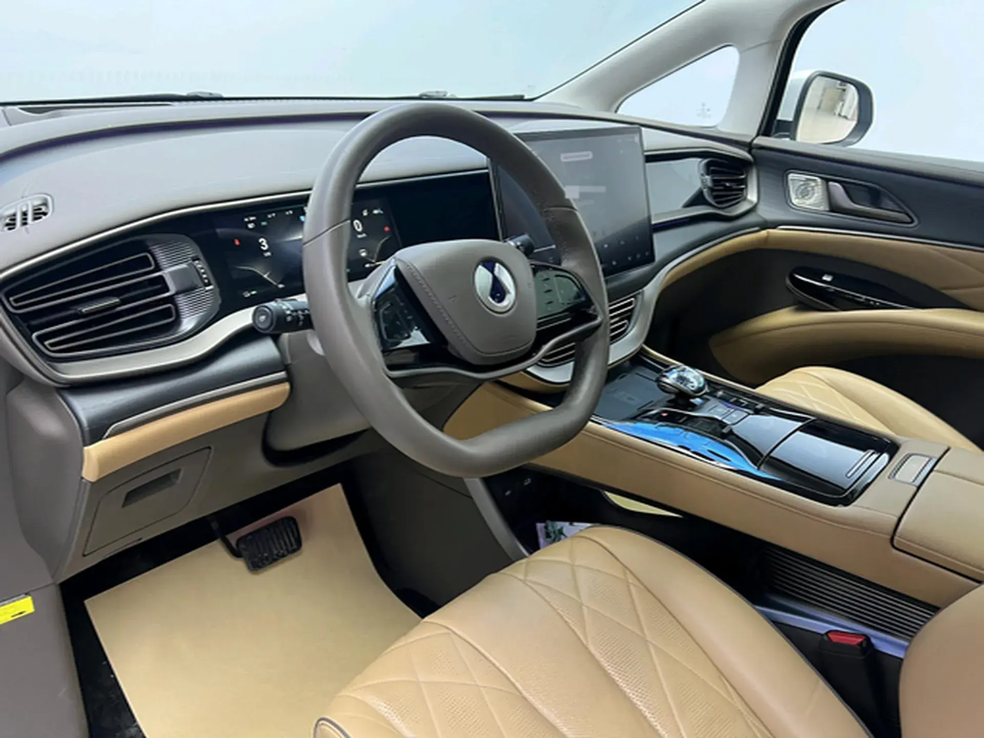 2022 DENZA D9 thumbnail 3