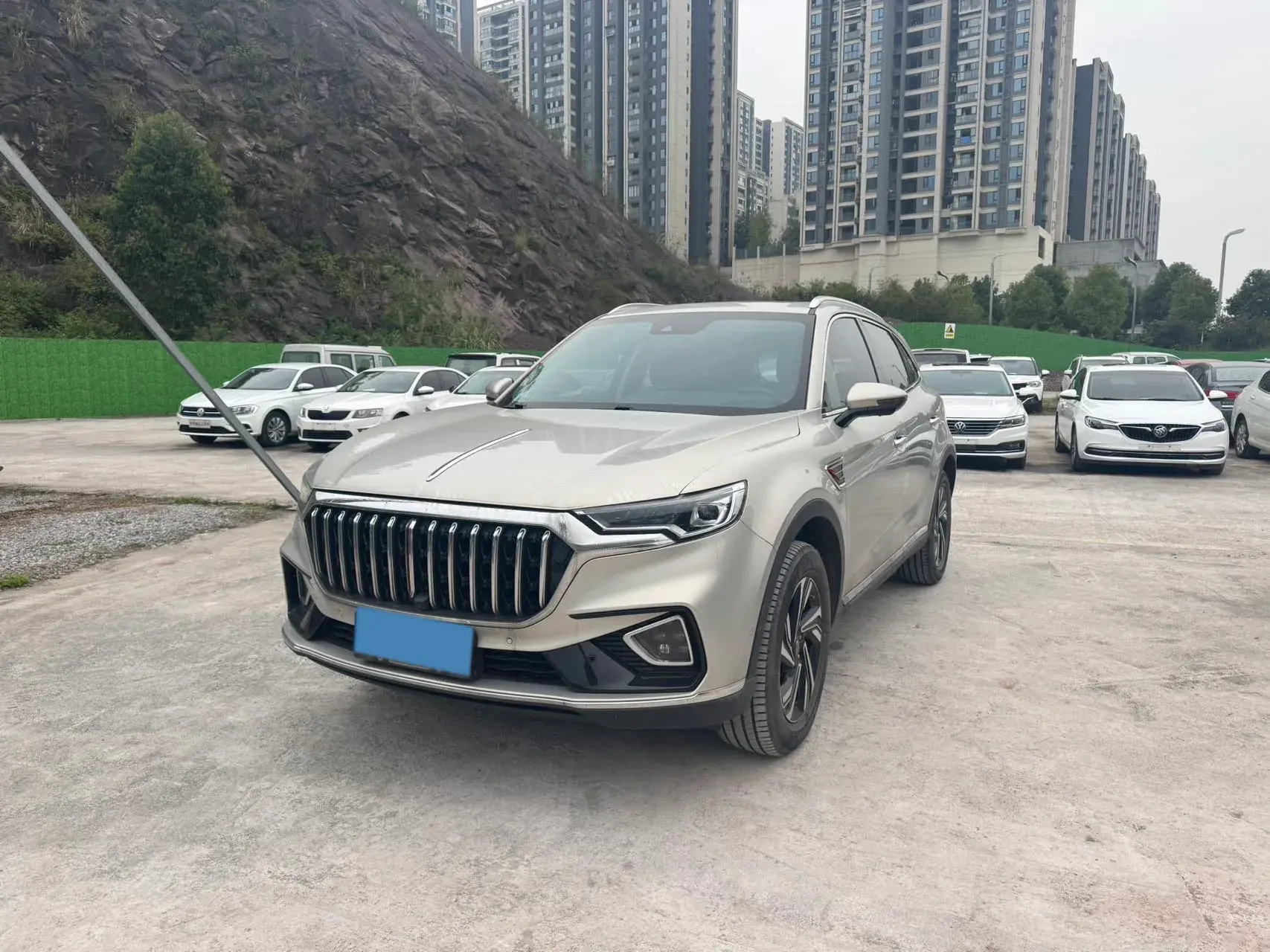 2022 HONGQI HS5 view 1