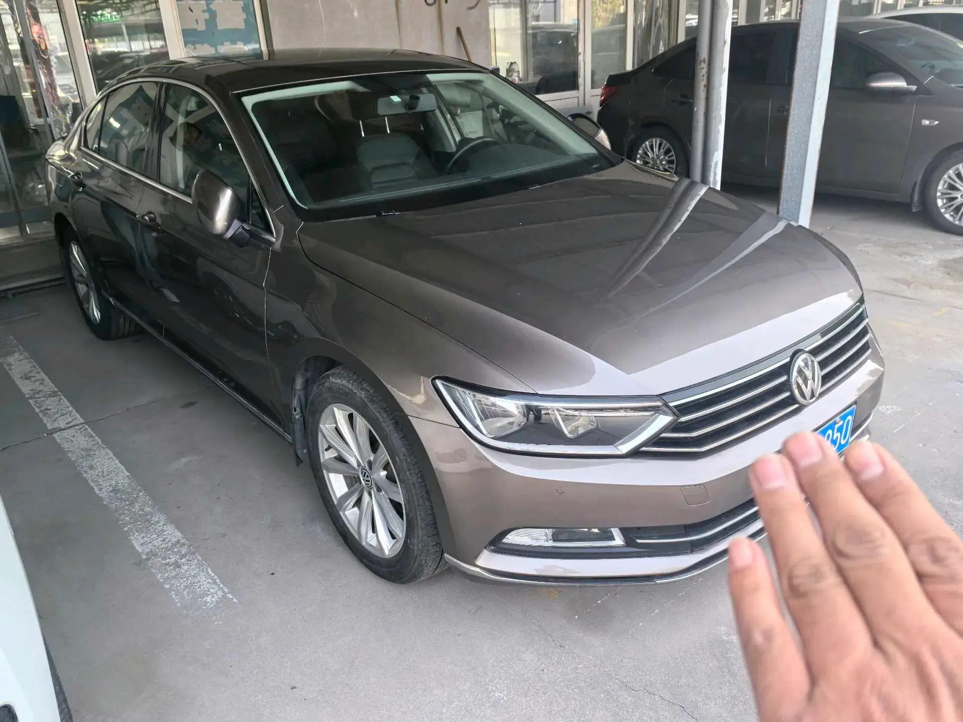 2017 VOLKSWAGEN MAGOTAN thumbnail 2