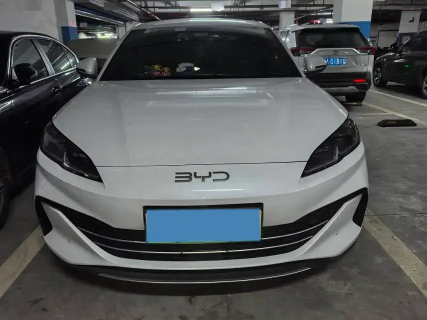 2024 BYD SEAL thumbnail 2