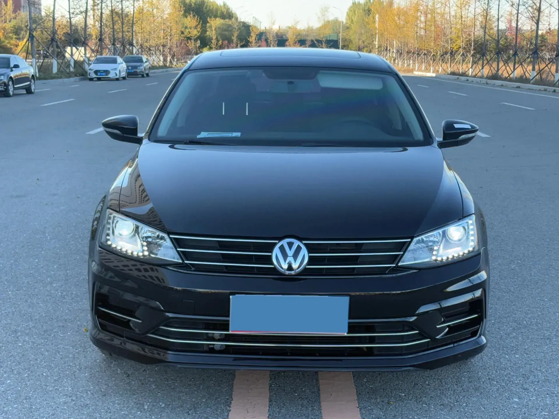 2018 VOLKSWAGEN SAGITAR thumbnail 2