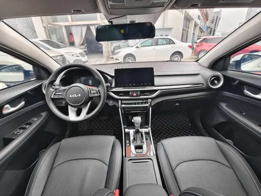 2021 KIA K3 thumbnail 4