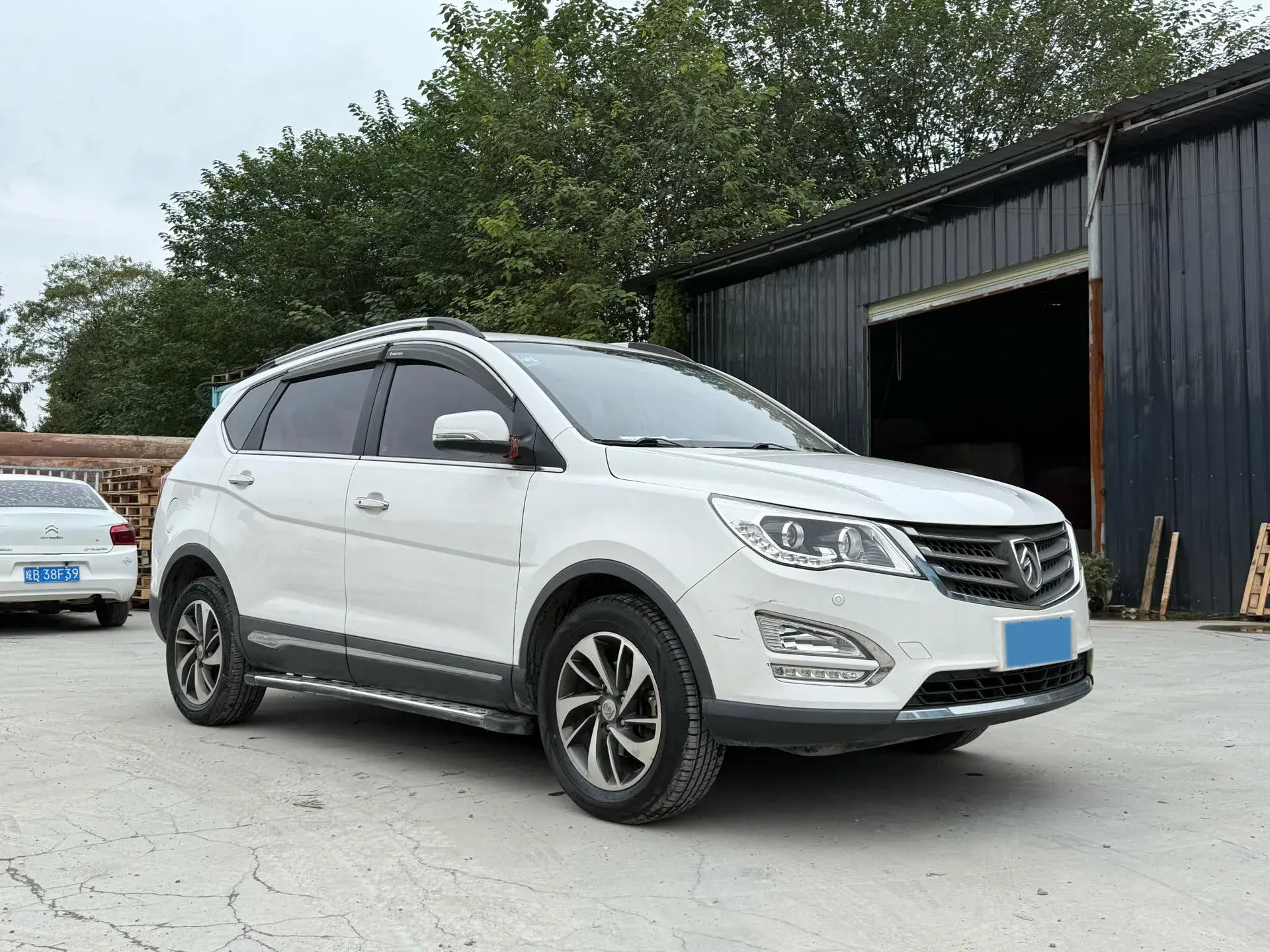 2016 BAOJUN 560 thumbnail 3