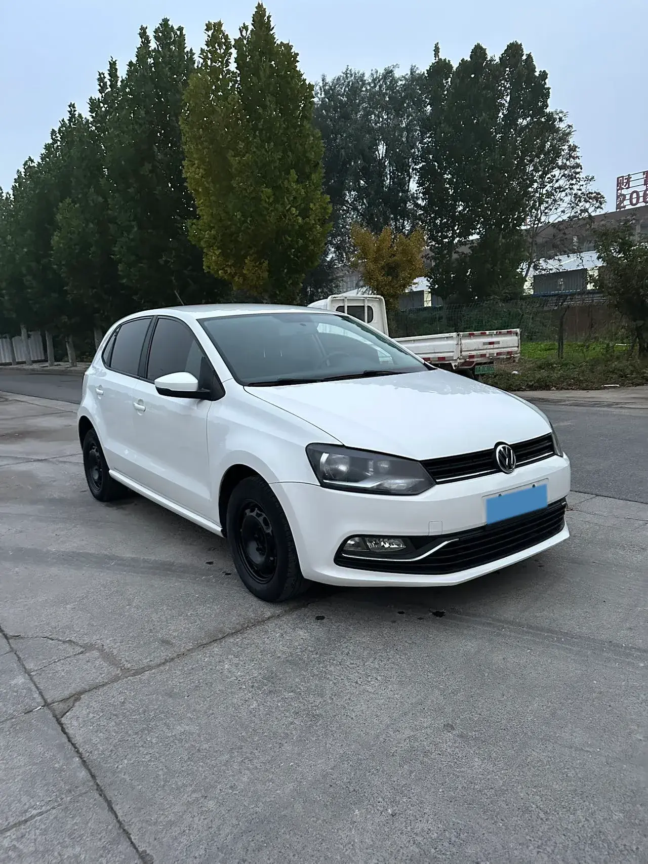 2016 VOLKSWAGEN POLO thumbnail 2