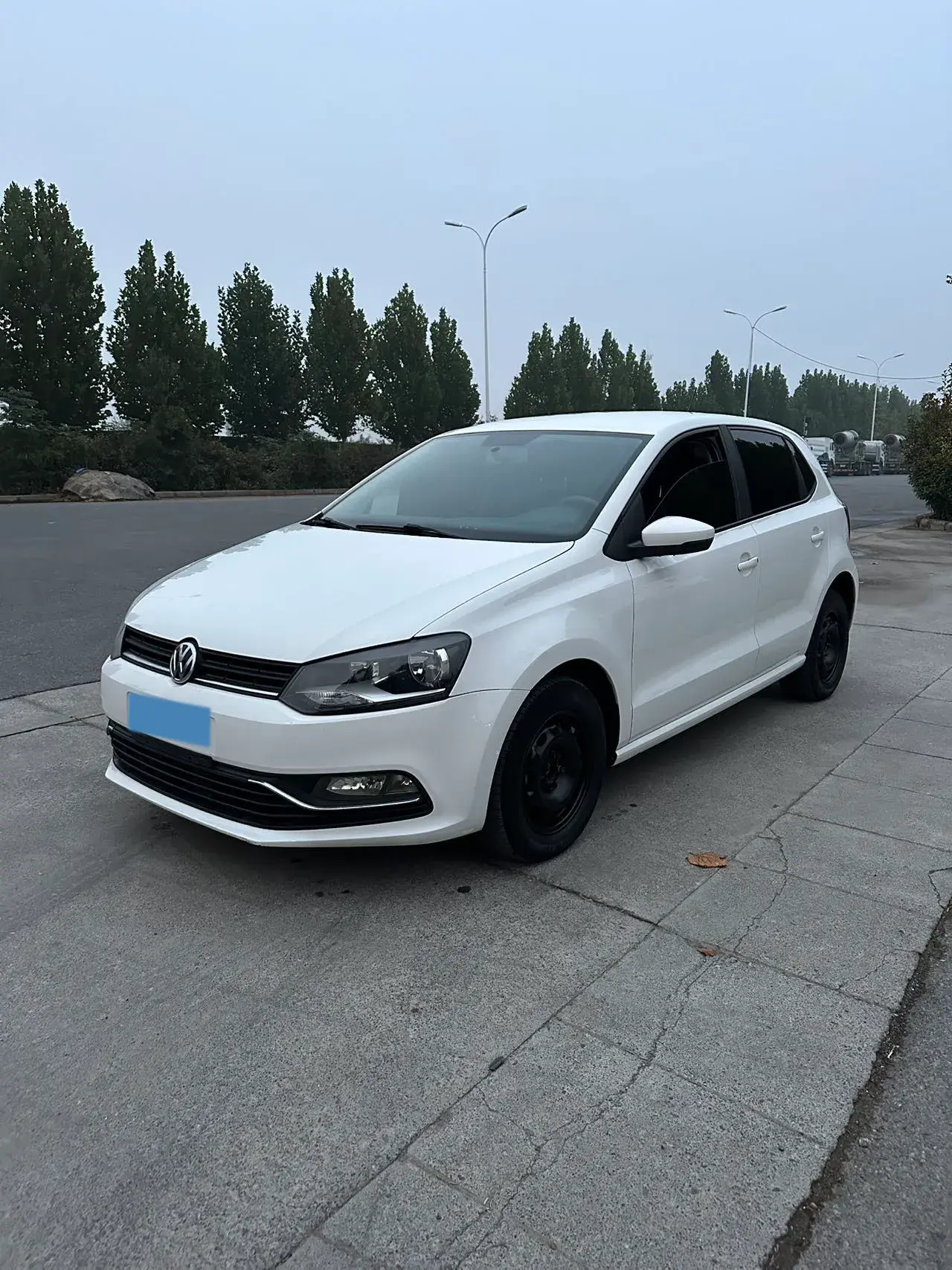 2016 VOLKSWAGEN POLO view 1