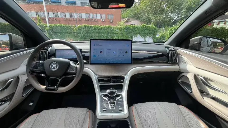 2024 BYD SONG thumbnail 4