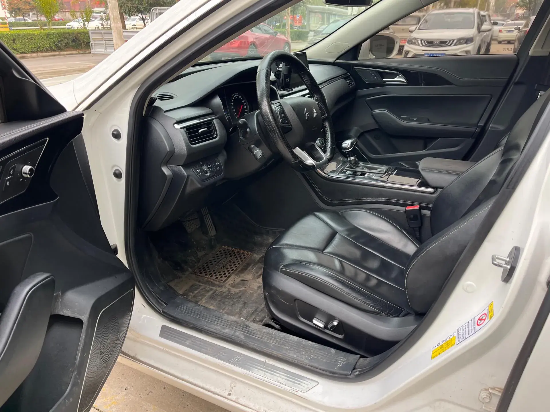 2019 HONGQI H5 thumbnail 4