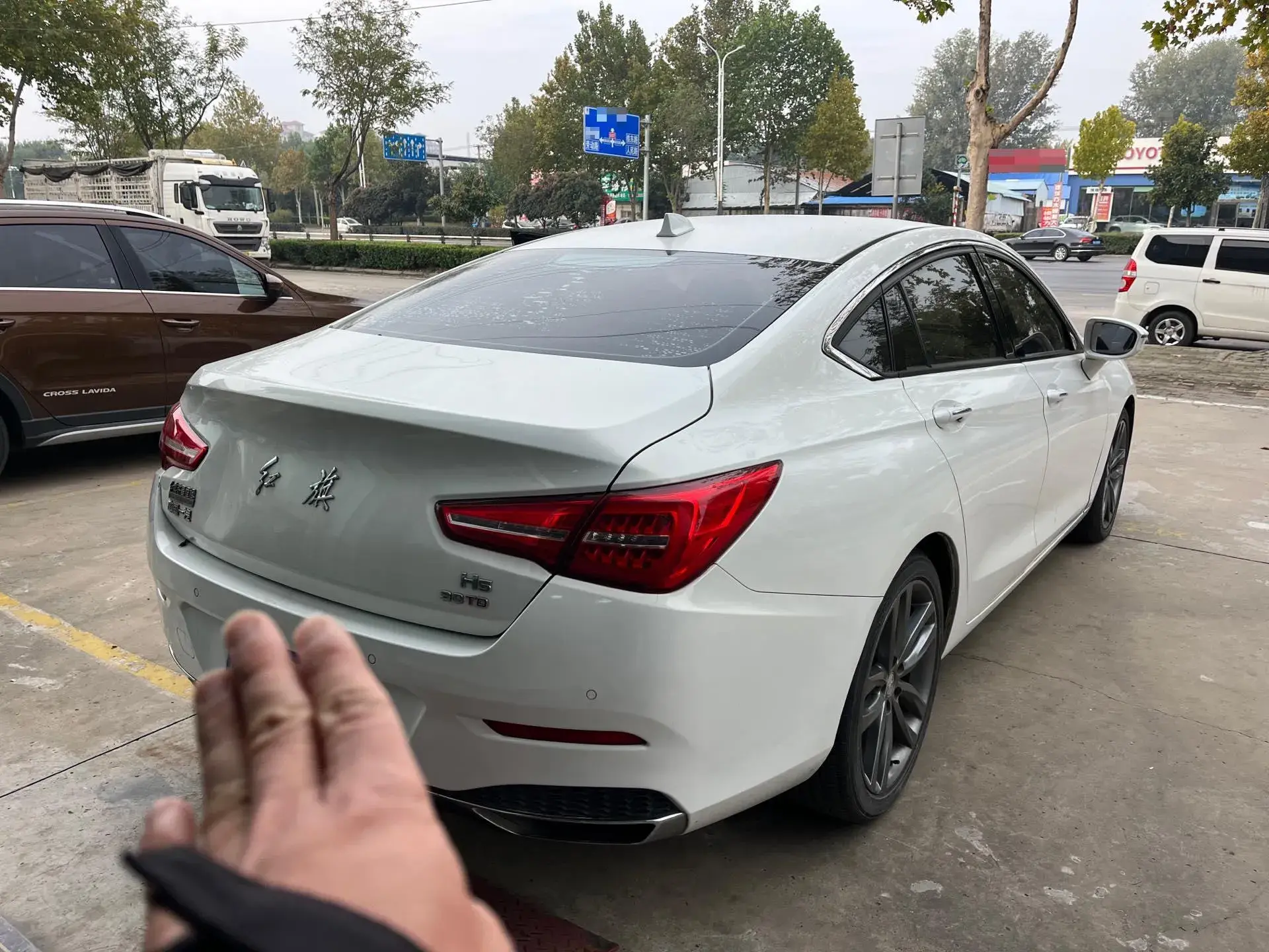 2019 HONGQI H5 thumbnail 3