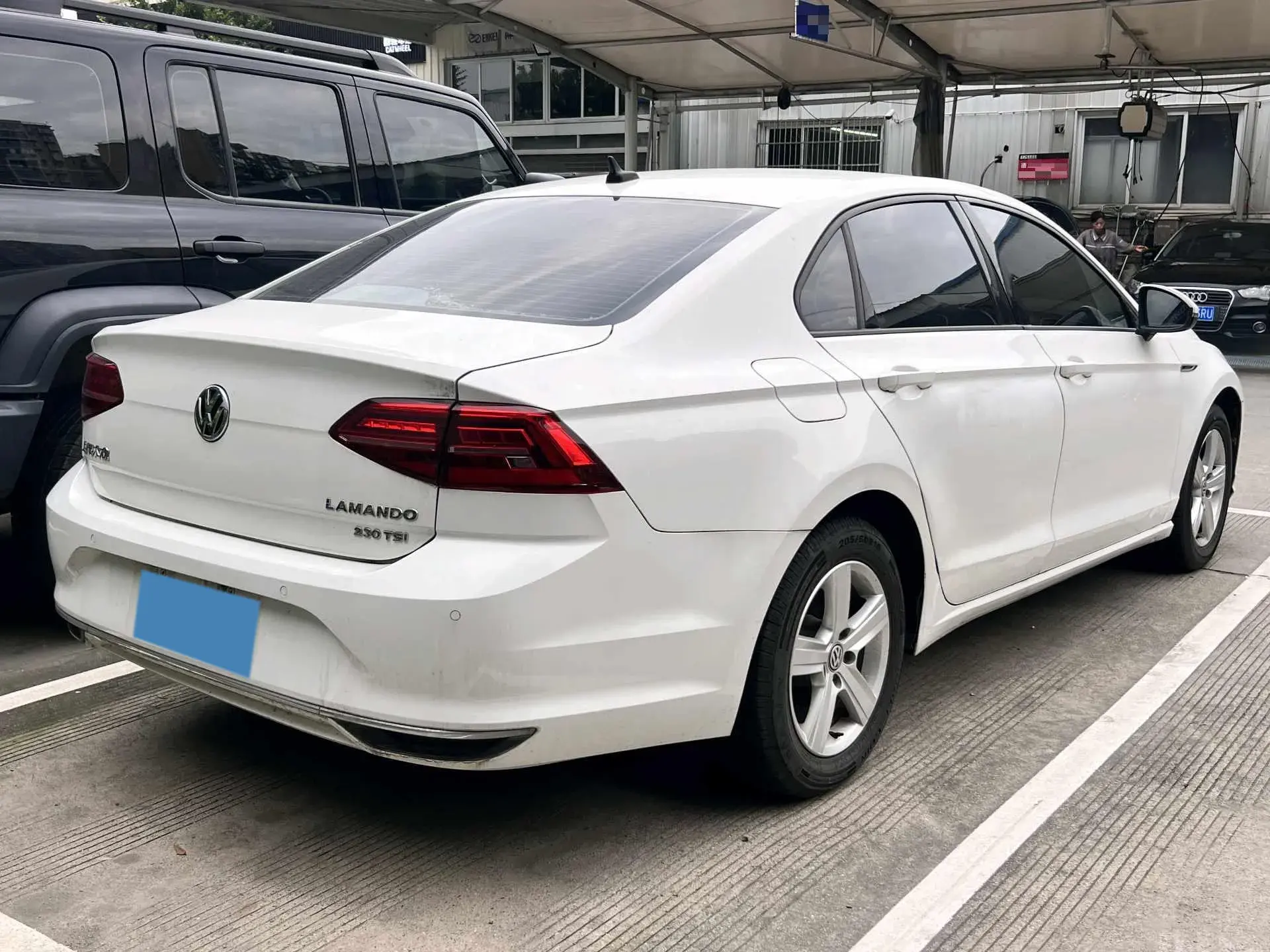 2021 VOLKSWAGEN LAMANDO thumbnail 3