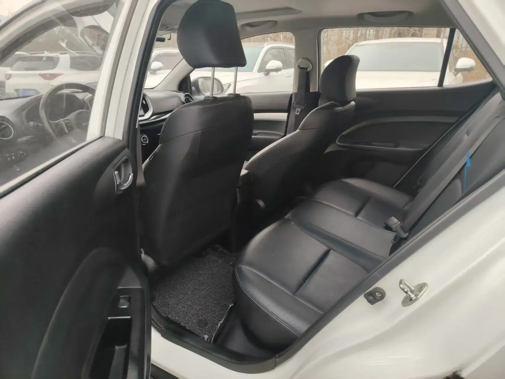 2021 KIA KX1 thumbnail 4