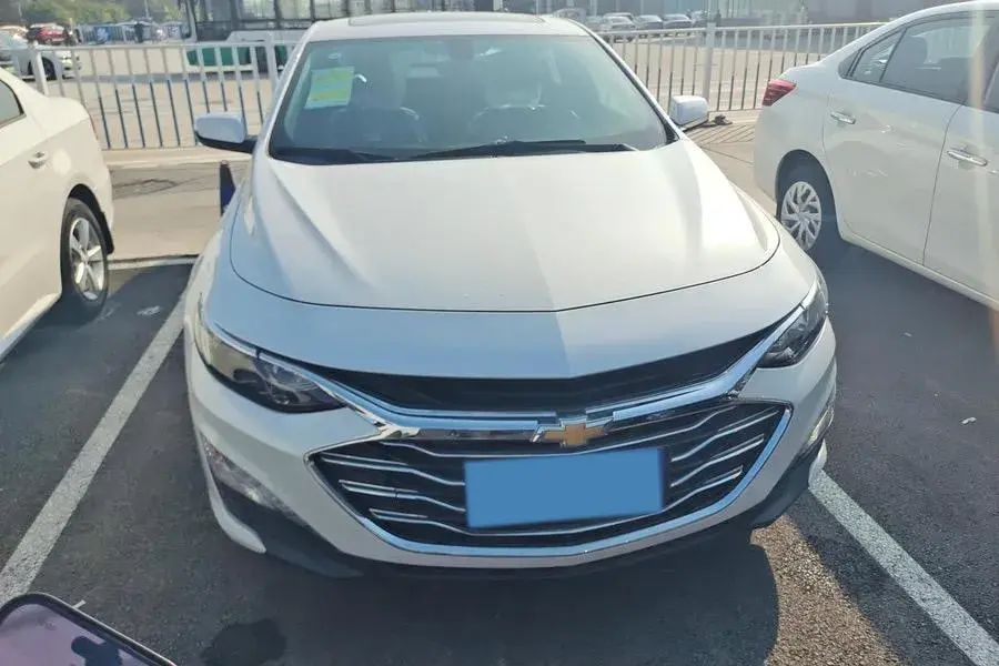 2023 CHEVROLET MALIBU thumbnail 3