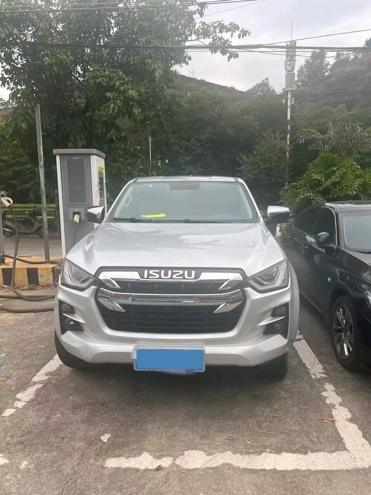 2021 ISUZU D-MAX thumbnail 2