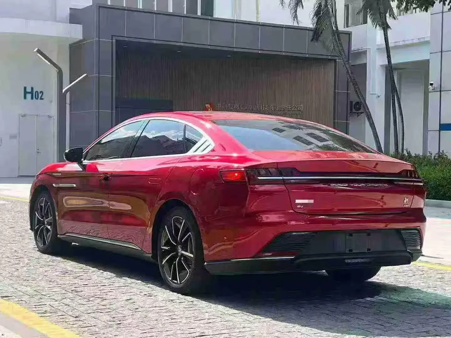 2020 BYD HAN thumbnail 3