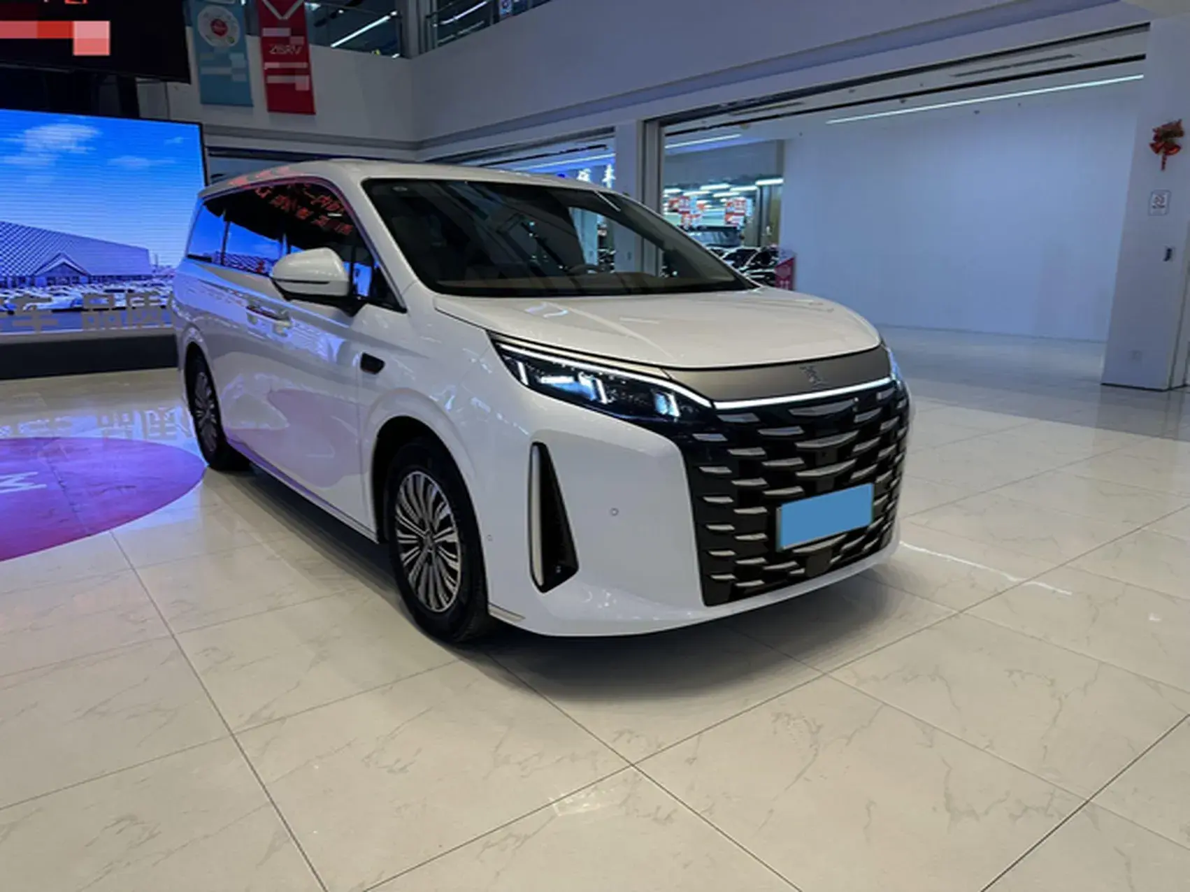 2025 BYD XIA thumbnail 3