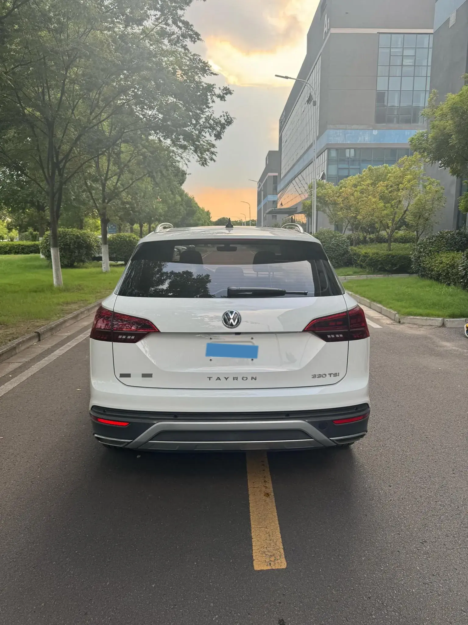 2020 VOLKSWAGEN TAYRON thumbnail 4