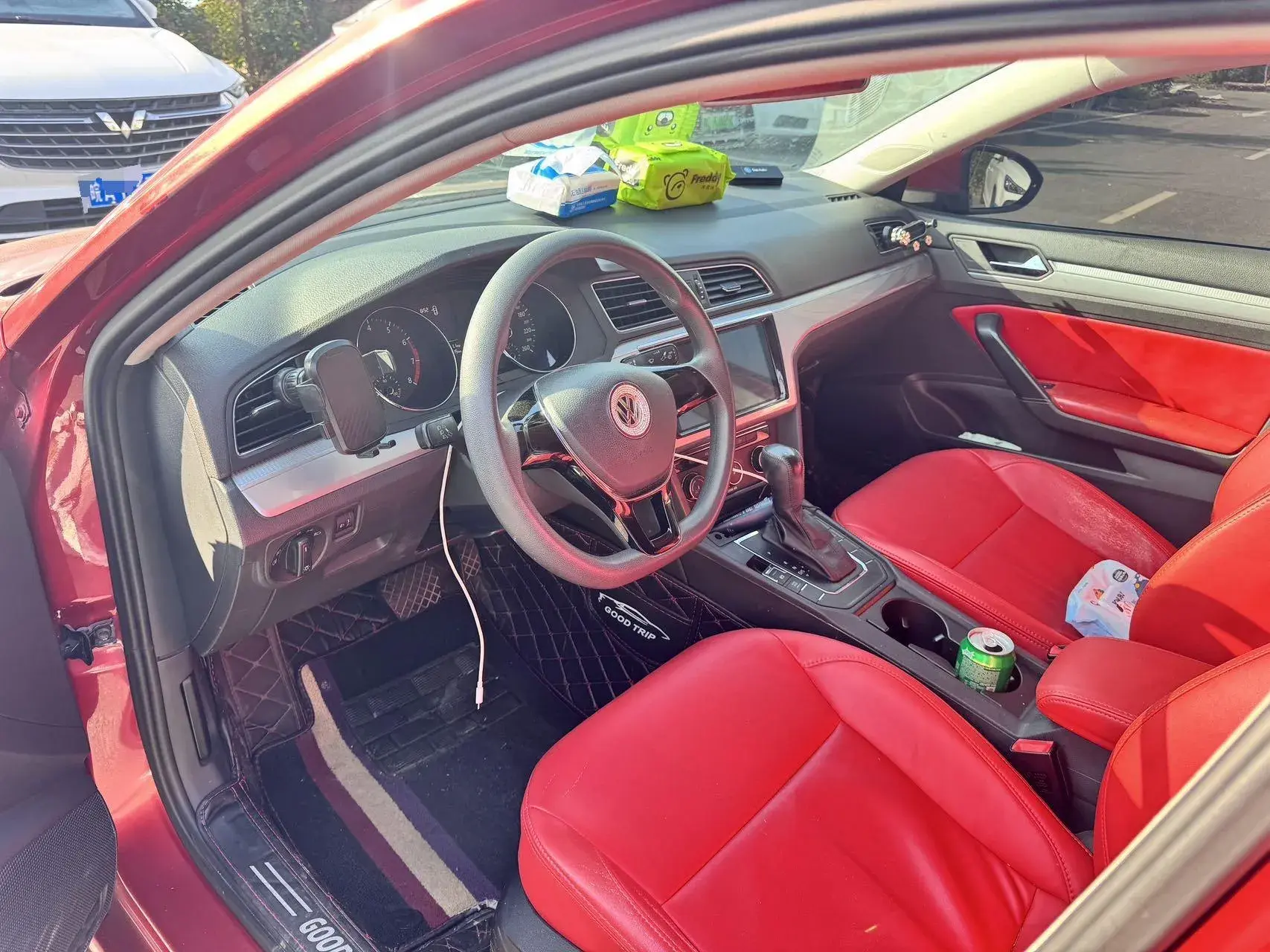 2018 VOLKSWAGEN LAMANDO thumbnail 2