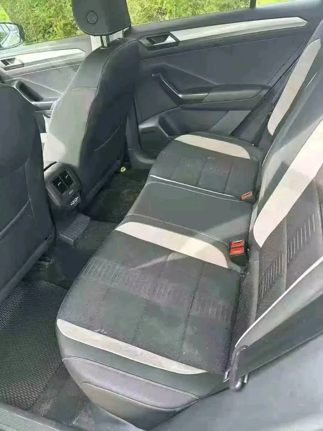 2022 VOLKSWAGEN T-ROC thumbnail 3