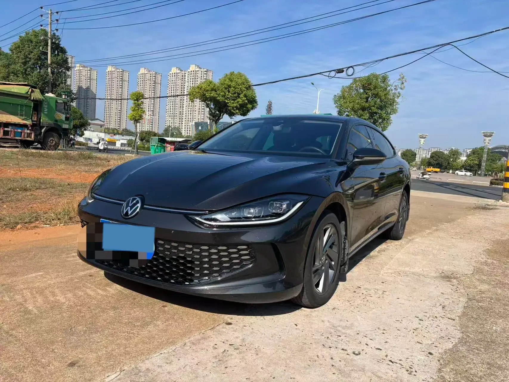 2024 VOLKSWAGEN LAMANDO view 1