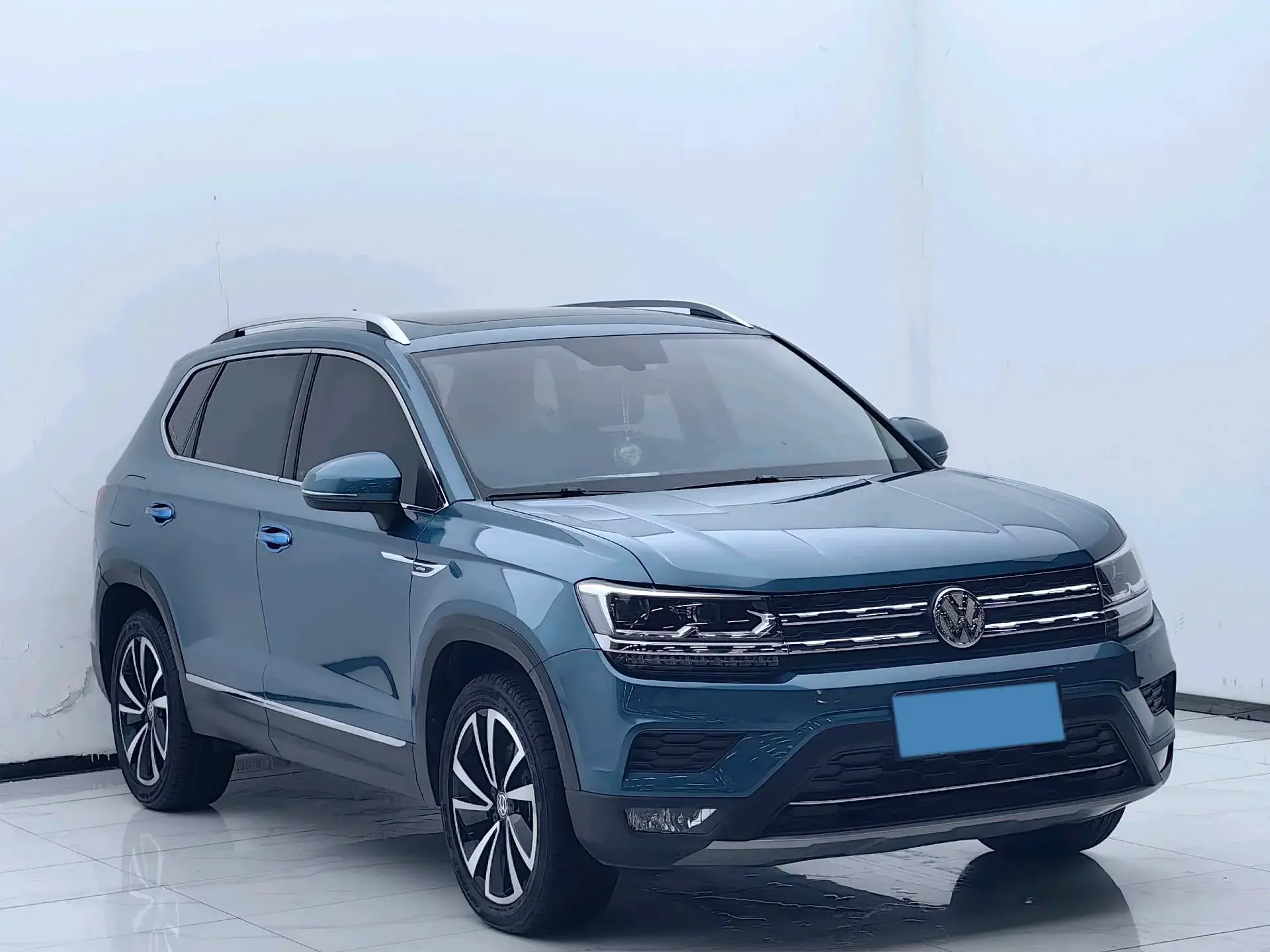 2019 VOLKSWAGEN THARU thumbnail 3