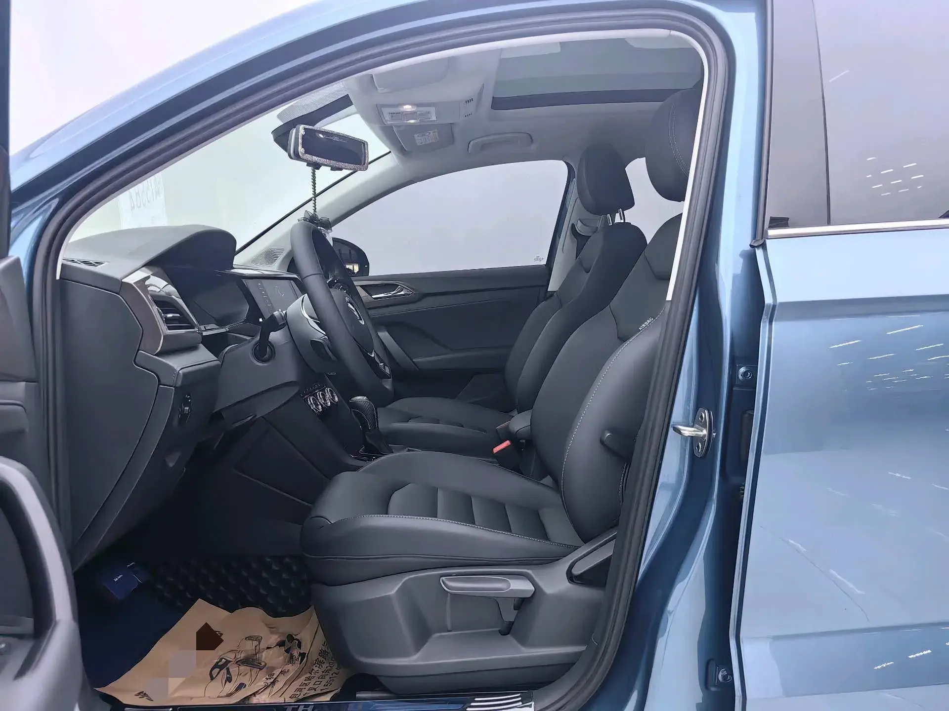 2019 VOLKSWAGEN THARU thumbnail 4