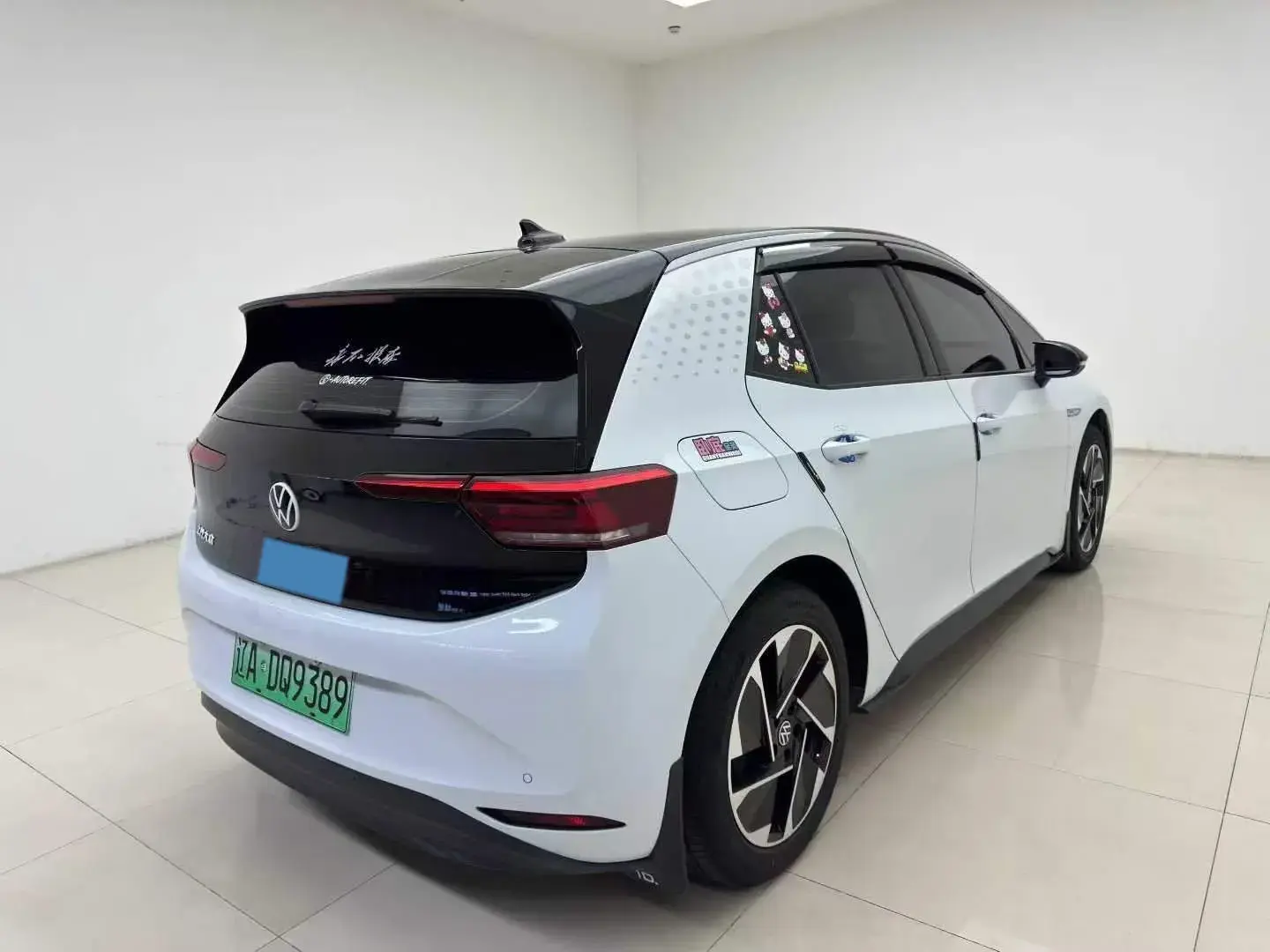 2023 VOLKSWAGEN ID.3 thumbnail 4