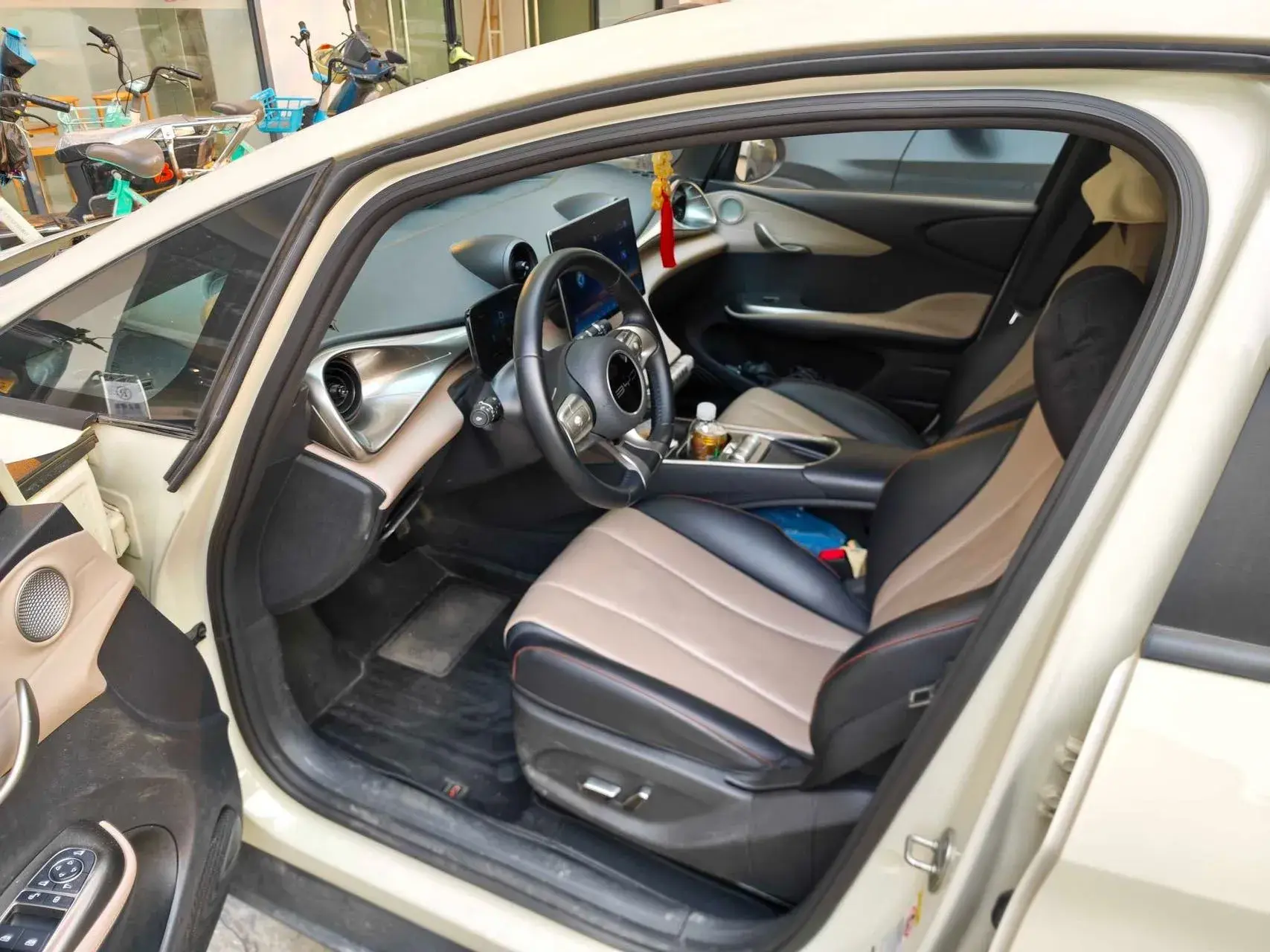 2023 BYD DOLPHIN thumbnail 2