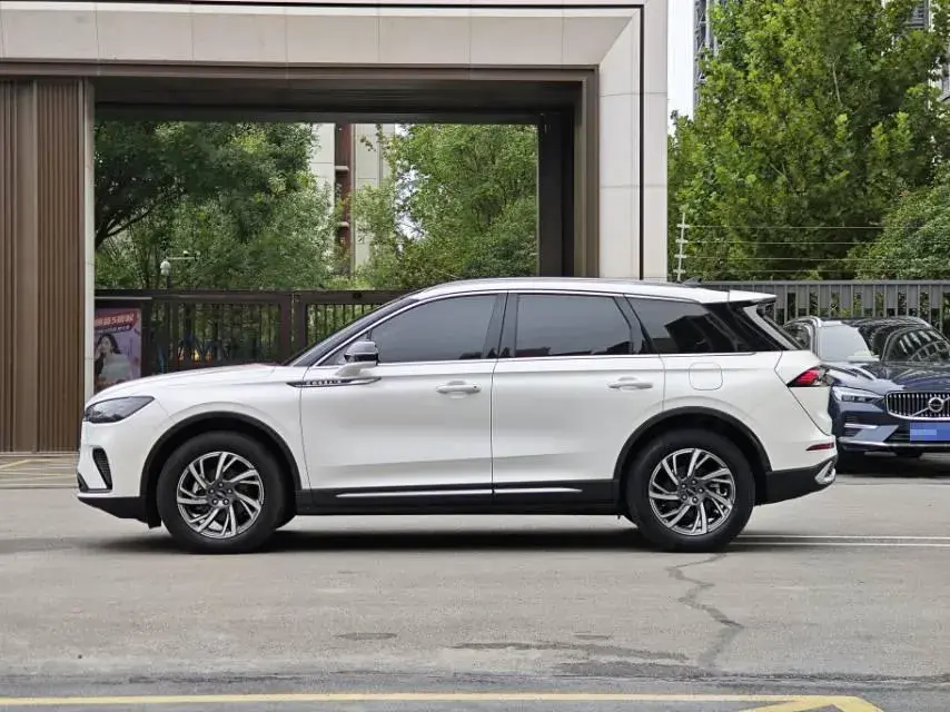 2023 LINCOLN CORSAIR thumbnail 4