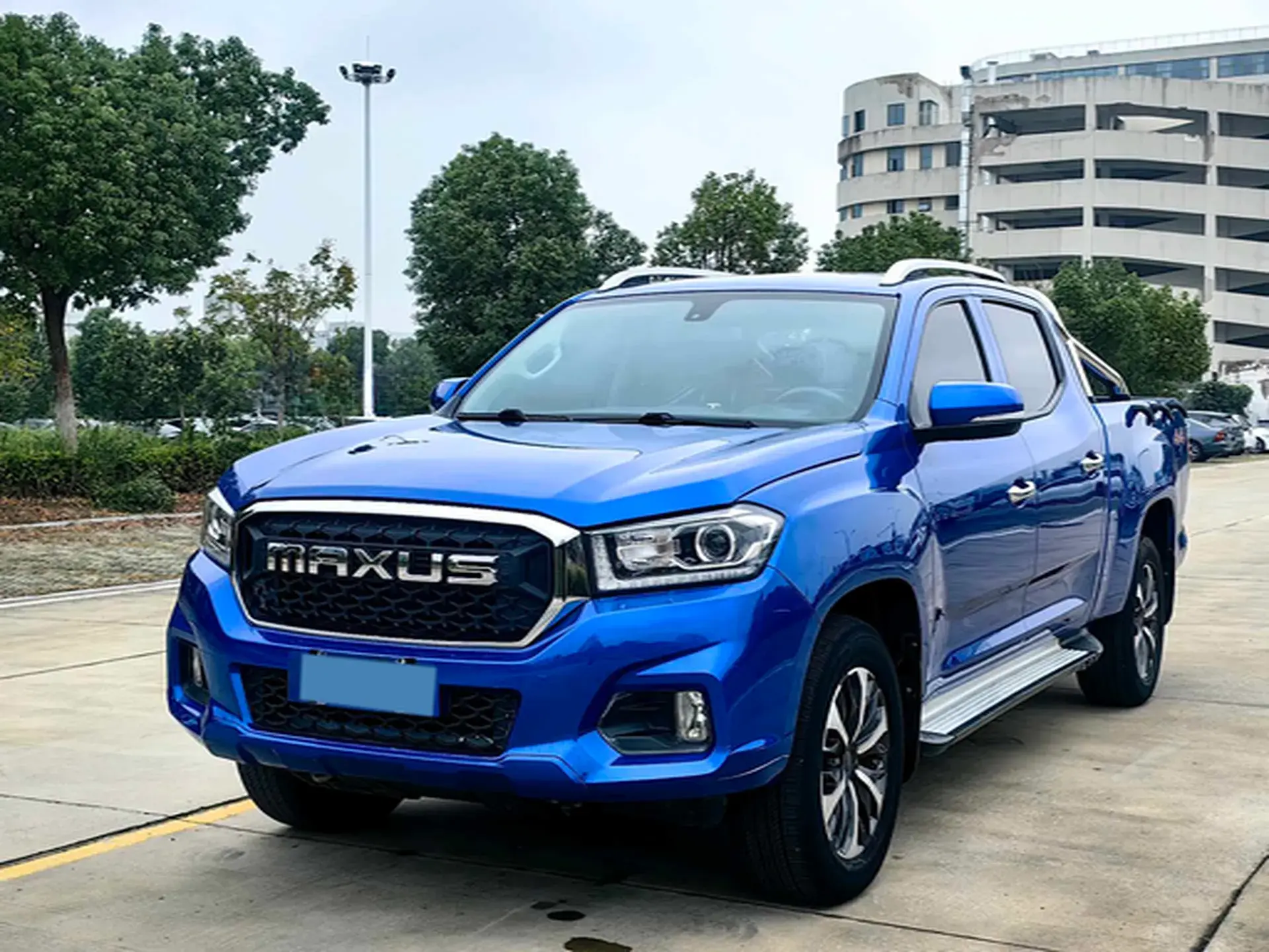 2021 MAXUS T70 view 1