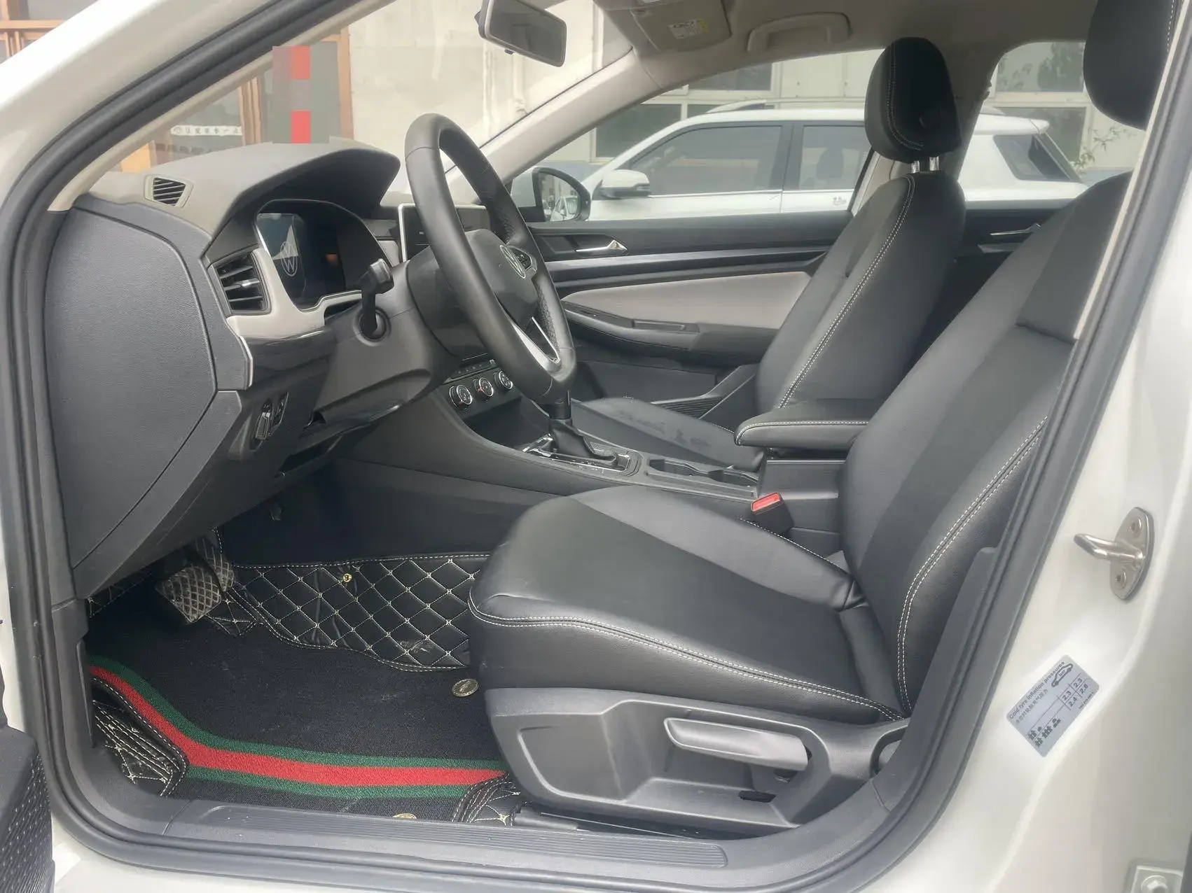 2023 VOLKSWAGEN BORA thumbnail 4