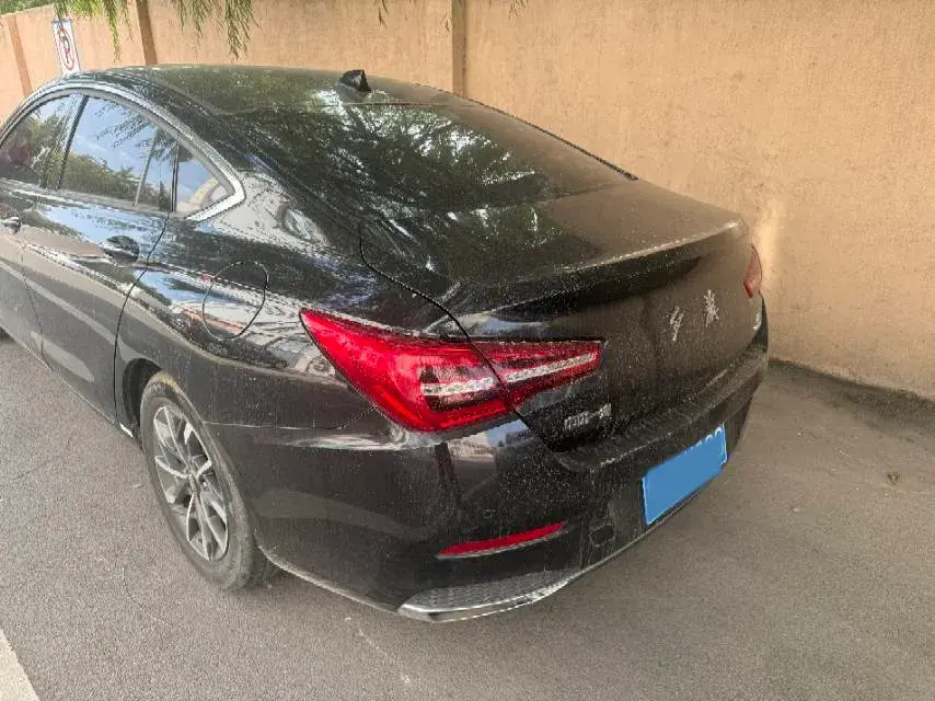 2022 HONGQI H5 thumbnail 4