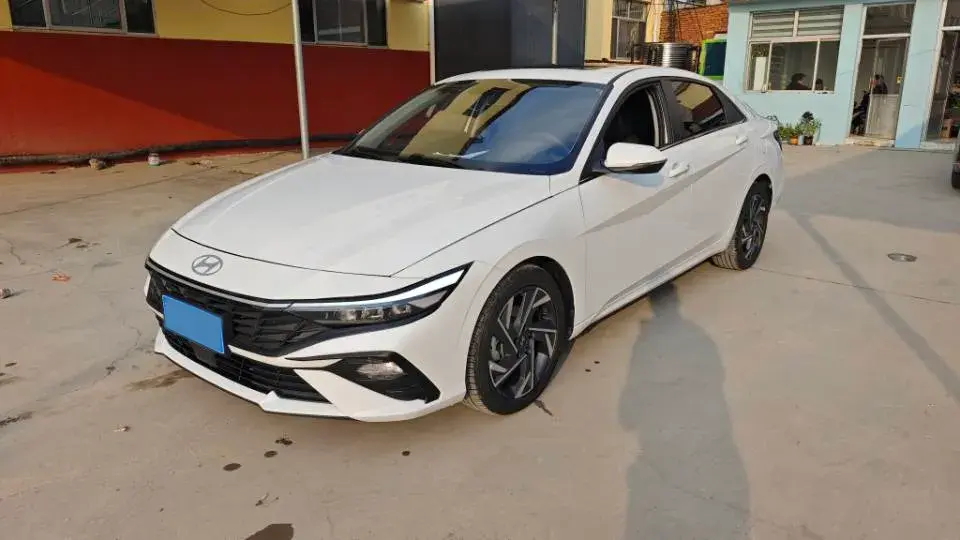 2023 Hyundai Elantra 1.5L 115HP L4 CVT