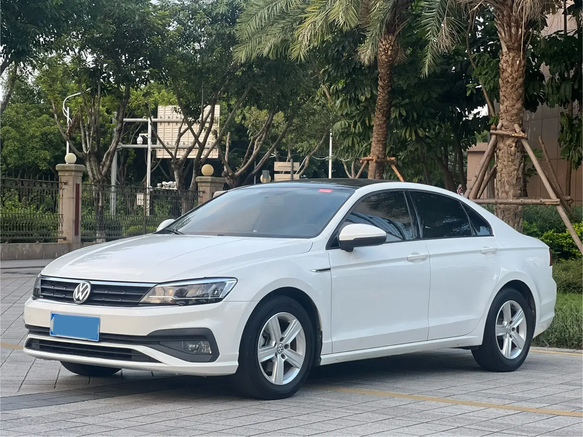 2019 VOLKSWAGEN LAMANDO view 1