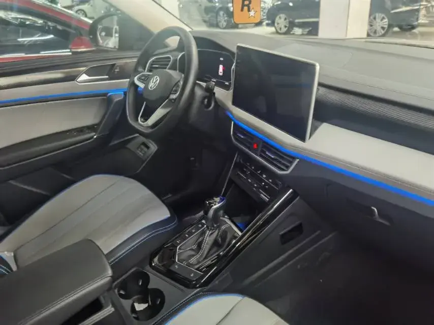 2023 VOLKSWAGEN TAYRON thumbnail 3