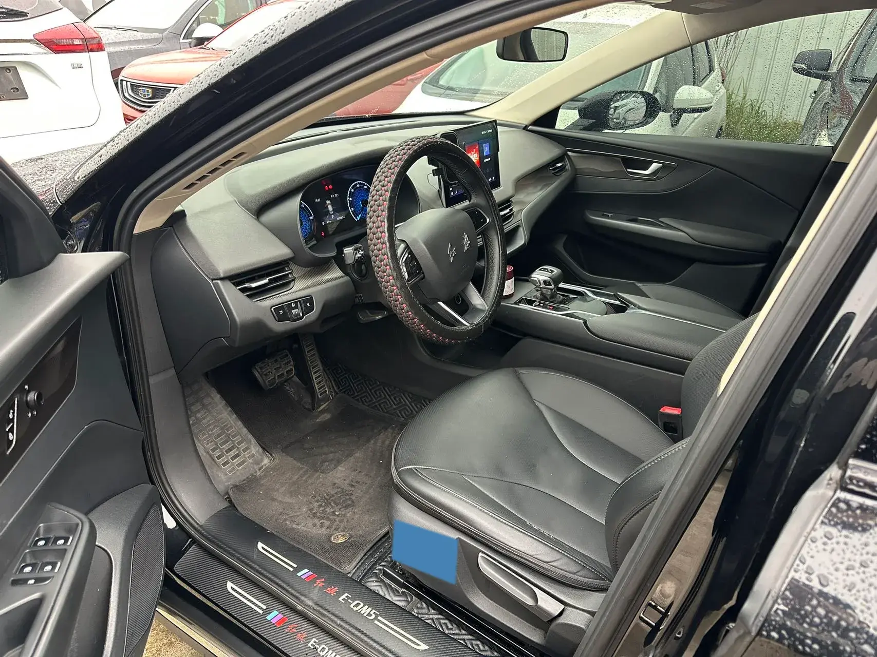 2023 HONGQI E-QM5 thumbnail 2