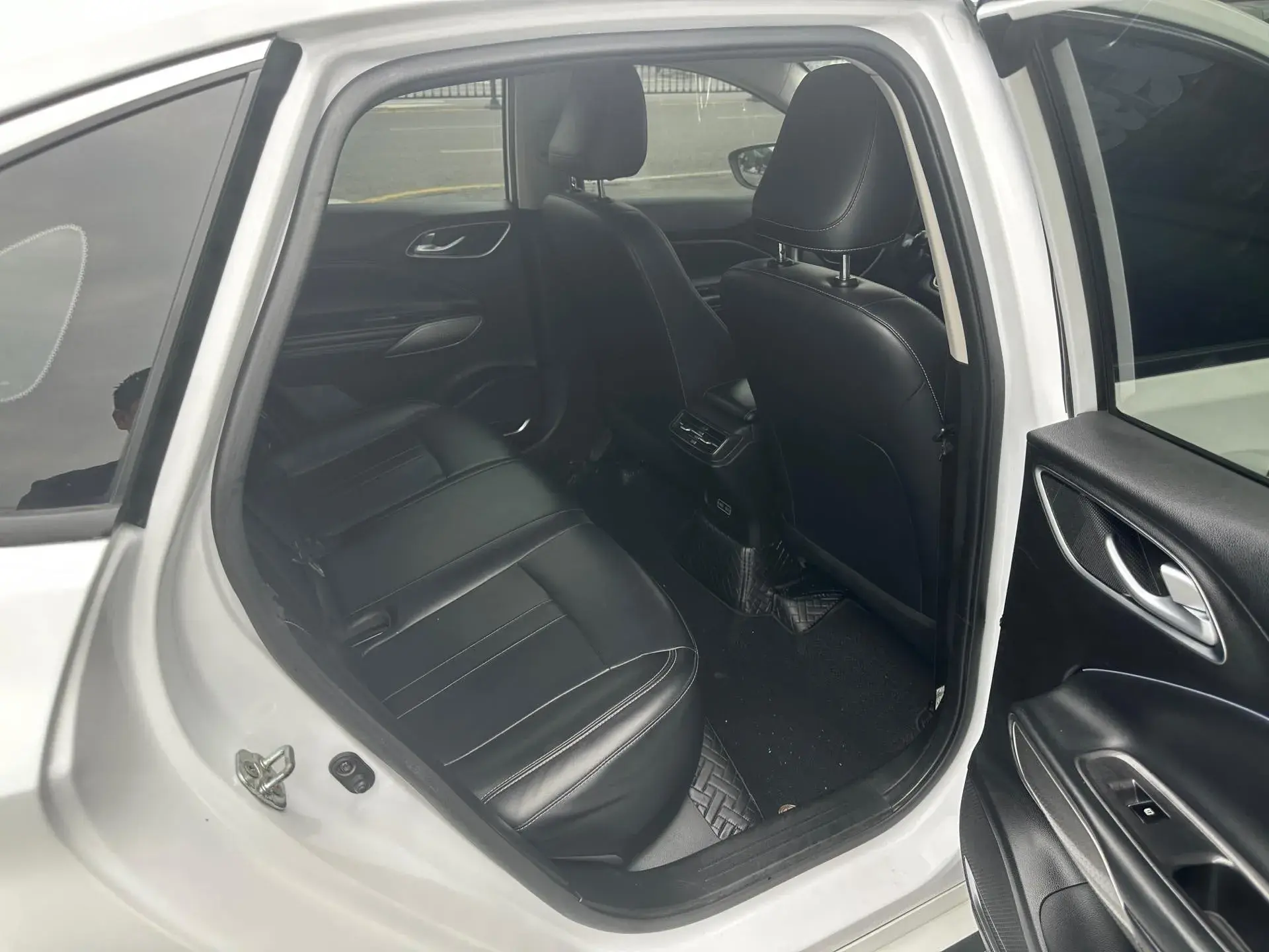 2019 AION S thumbnail 4