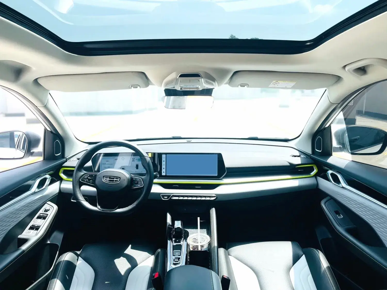 2022 GEELY COOLRAY thumbnail 4