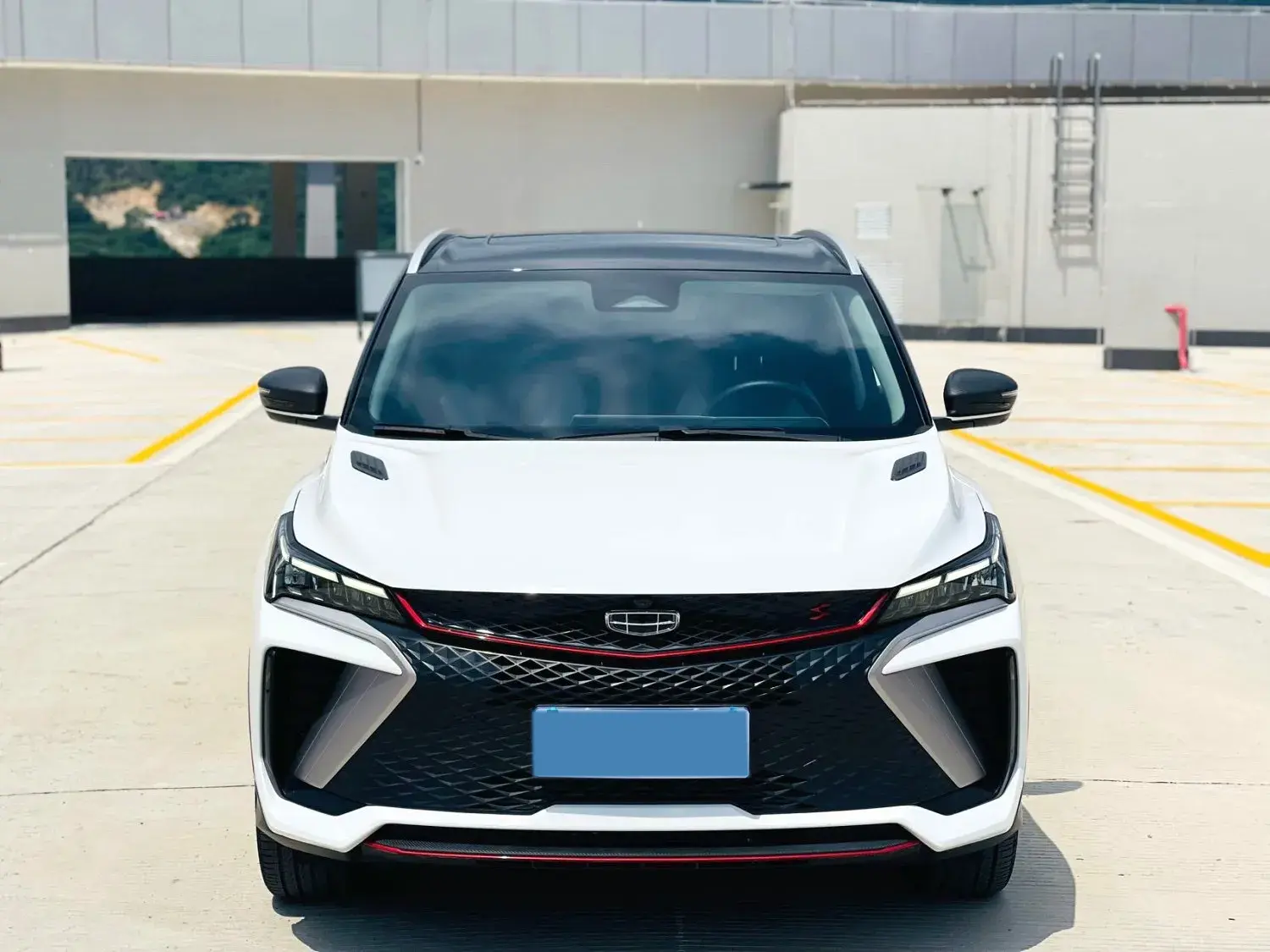 2022 GEELY COOLRAY thumbnail 2