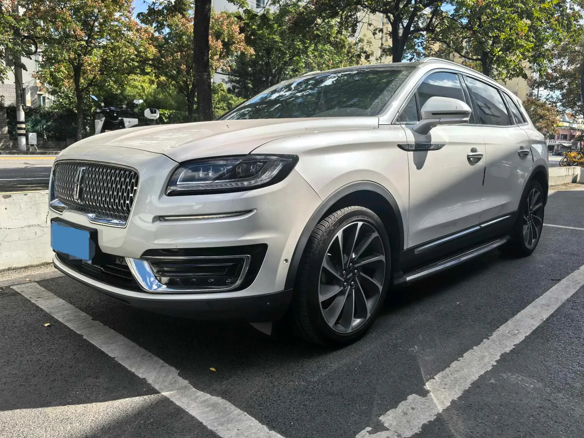 2019 LINCOLN NAUTILUS view 1