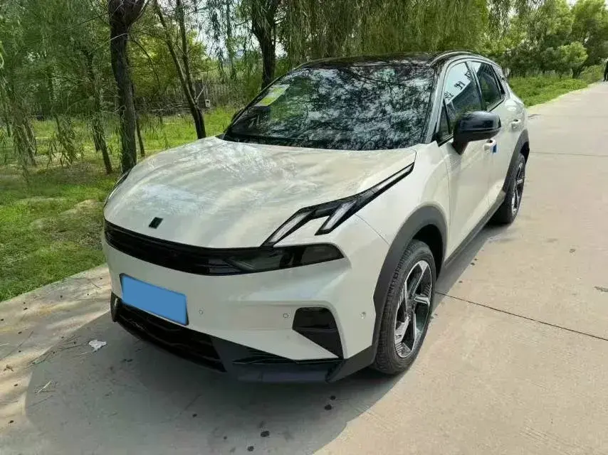 2025 LYNK&CO 06 view 1