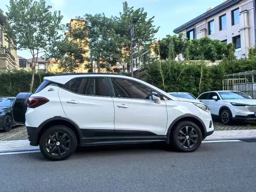 2018 BYD YUAN thumbnail 4