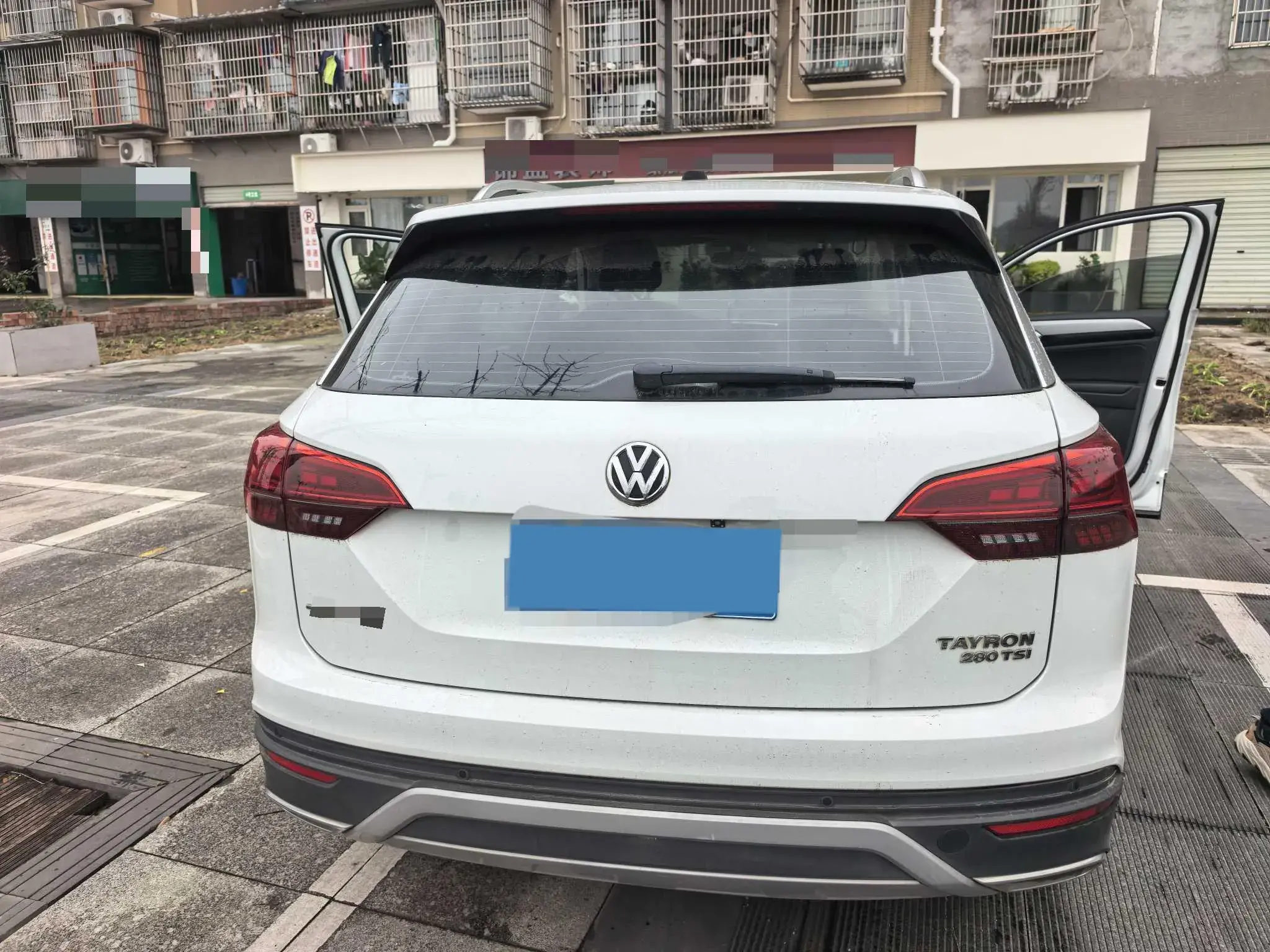 2020 VOLKSWAGEN TAYRON thumbnail 4