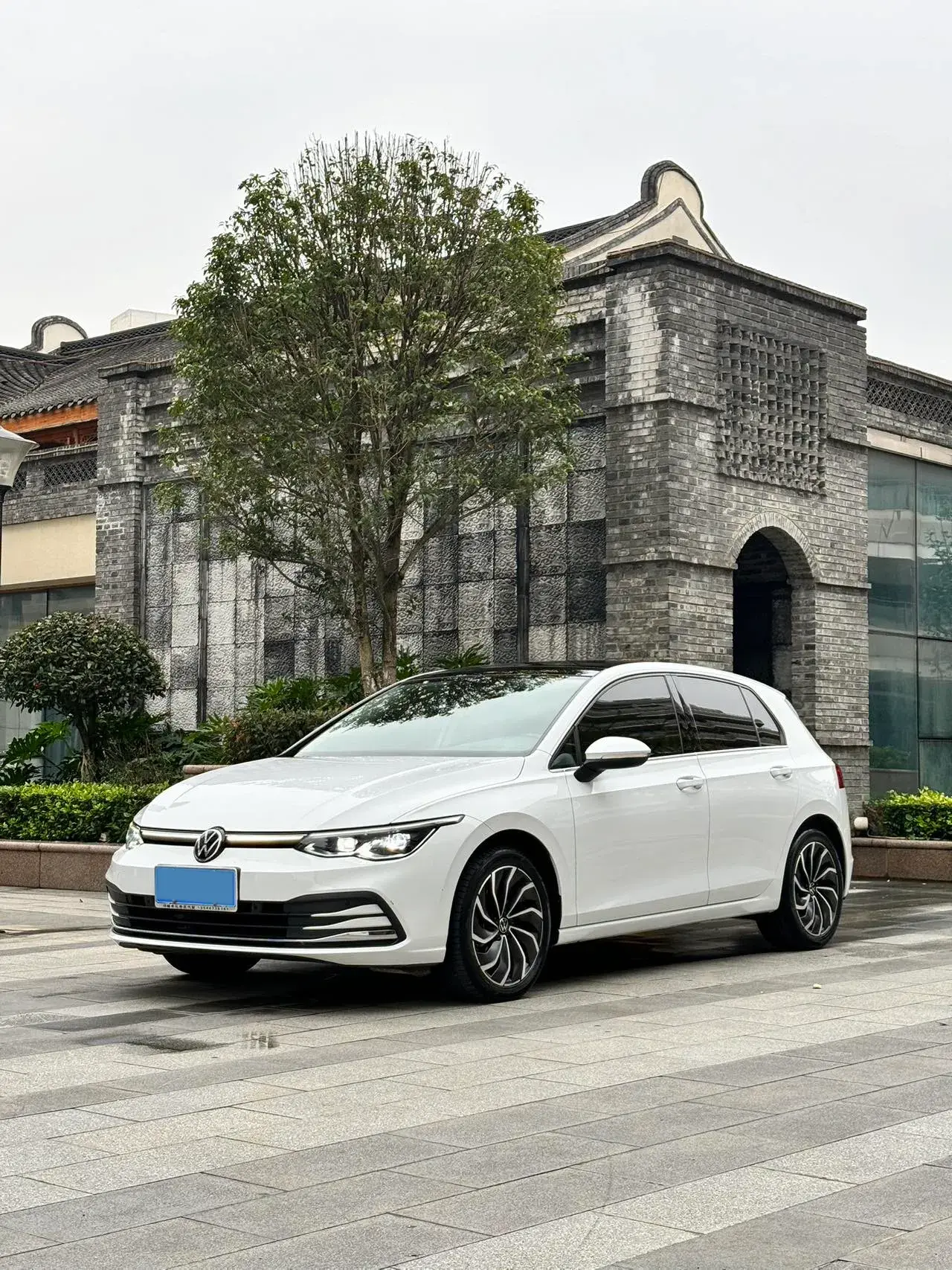 2021 VOLKSWAGEN GOLF view 1