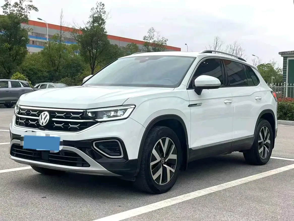 2023 VOLKSWAGEN TAYRON view 1