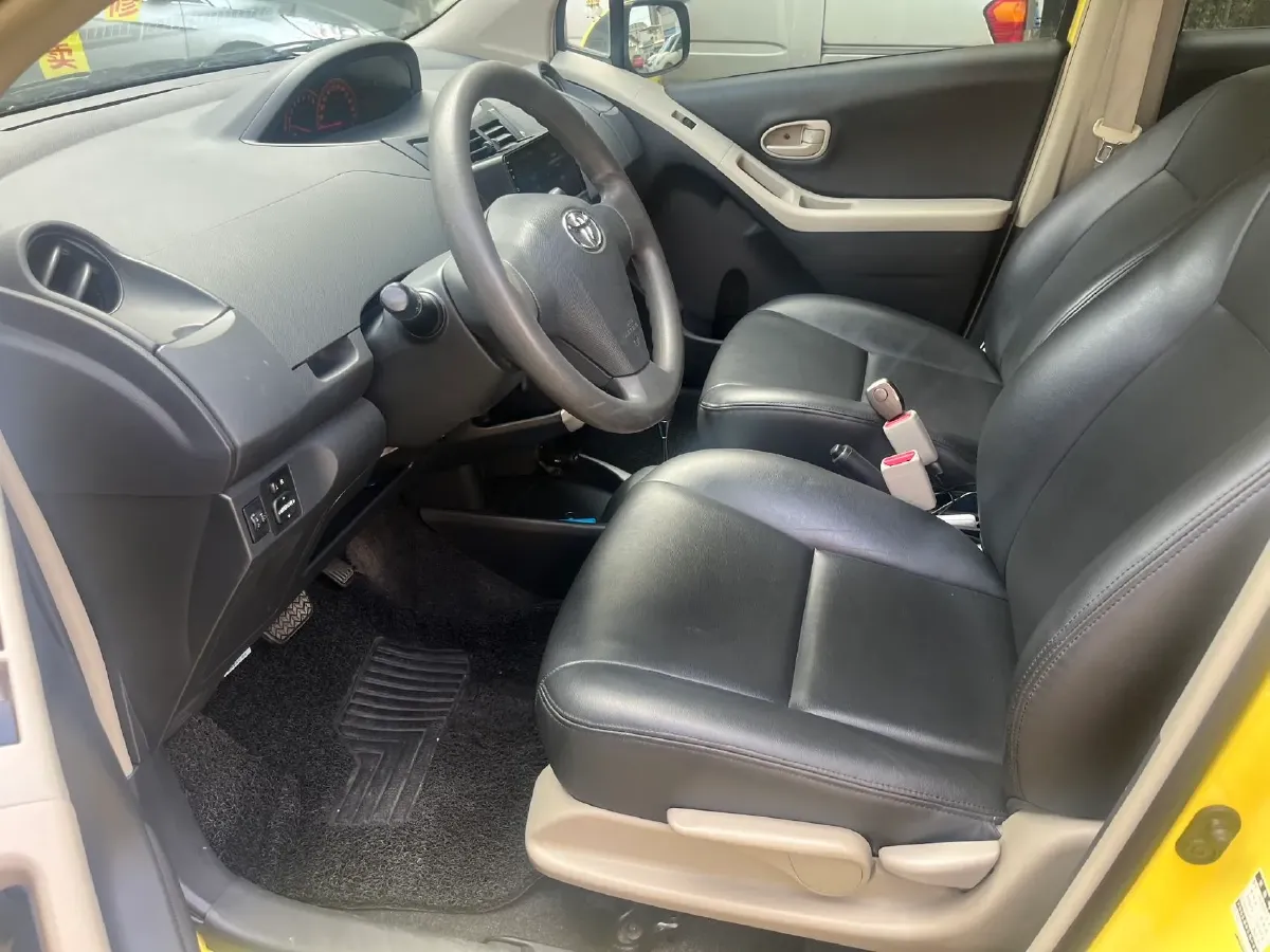 2011 Toyota Yaris 1.6L 118HP L4 4AT,autocango,china used car exporter,china ev exporter,chinese used car exporter,chinese used ev exporter