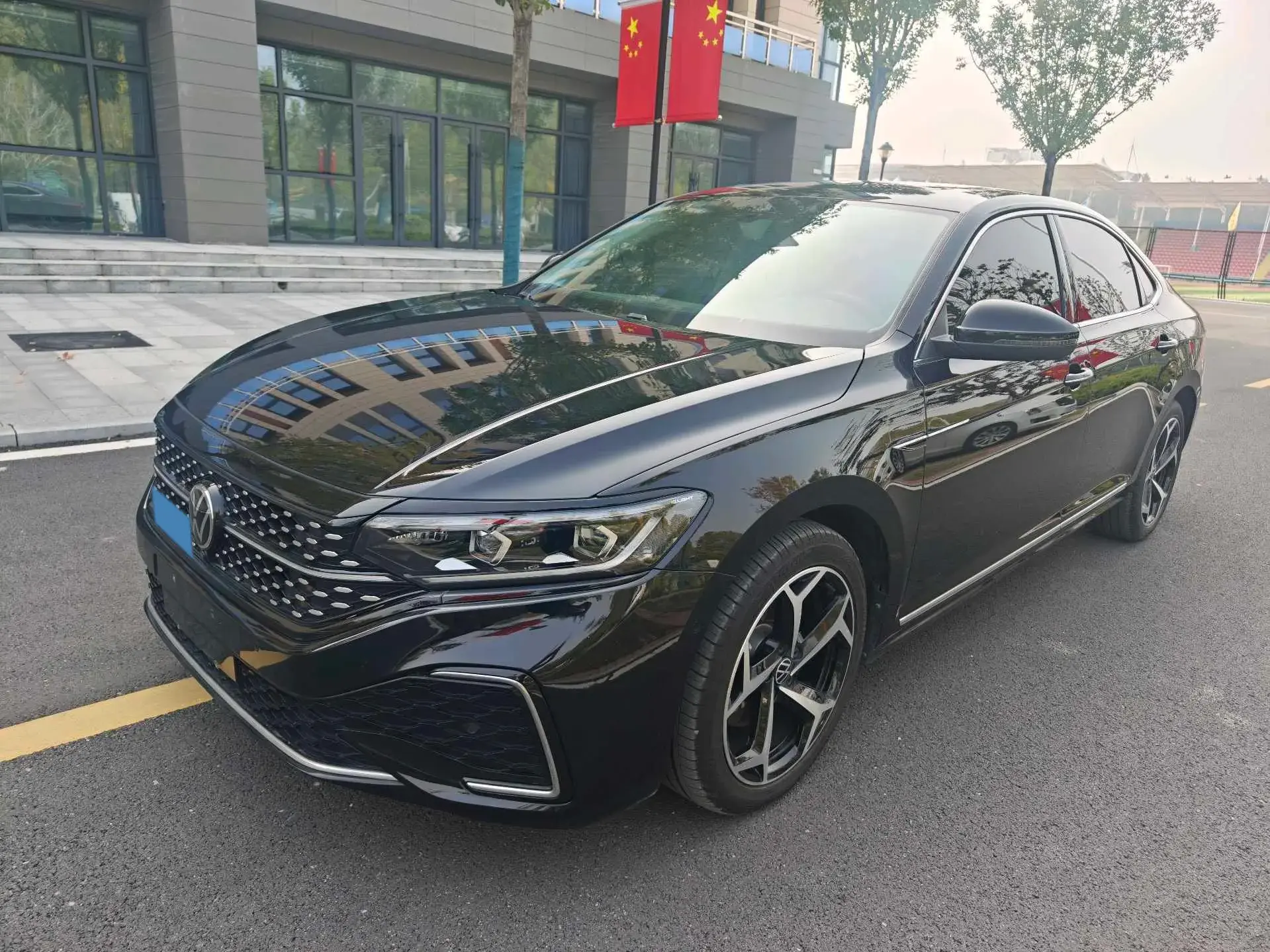 2022 VOLKSWAGEN PASSAT view 1