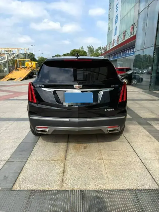 2023 CADILLAC XT5 thumbnail 3