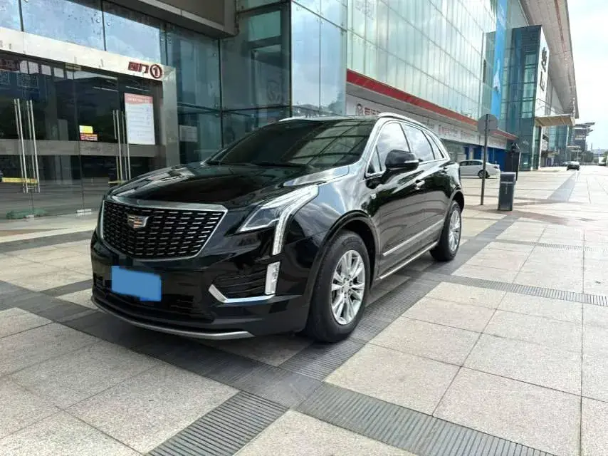 2023 CADILLAC XT5 view 1