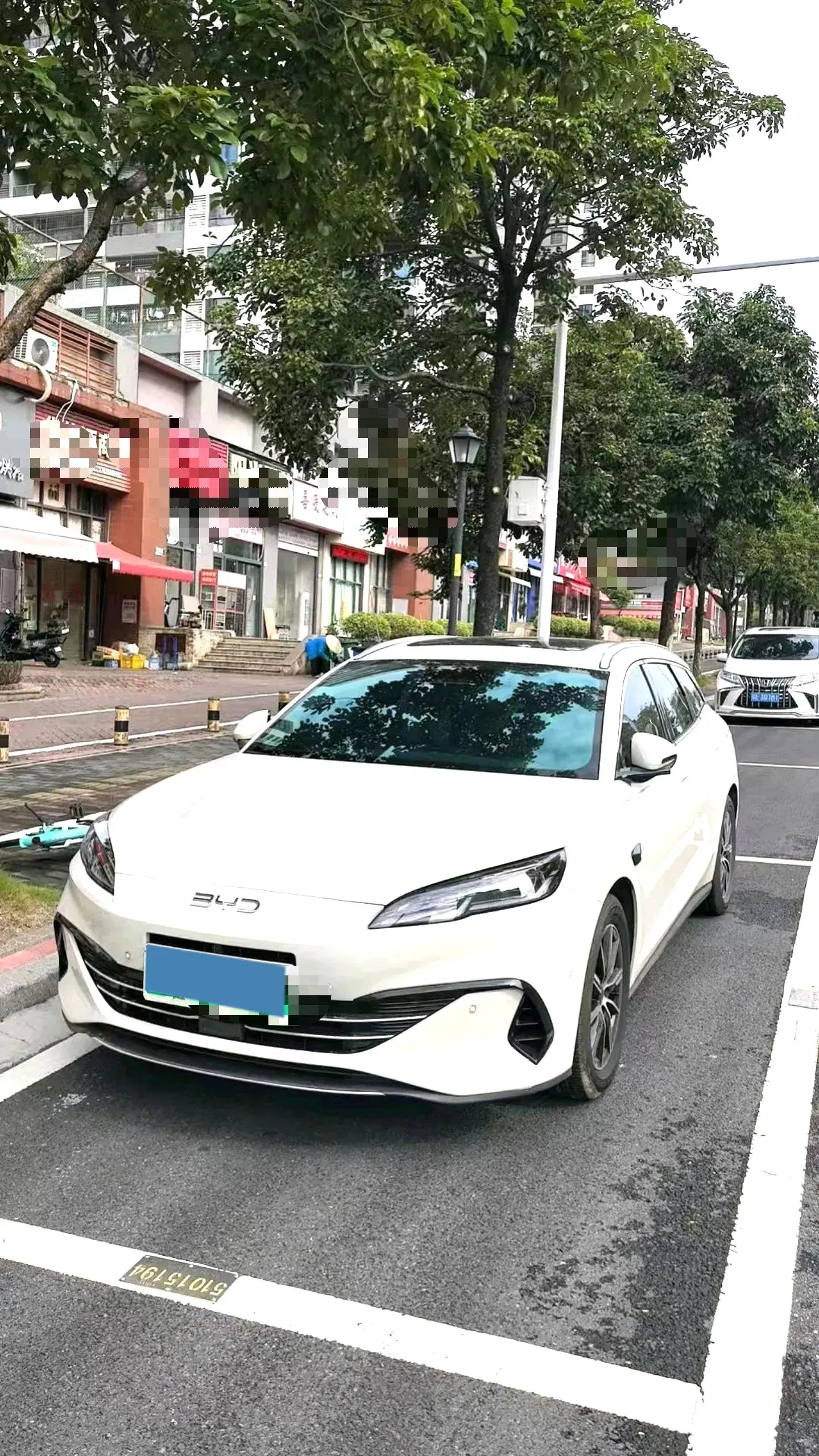 2025 BYD SEAL view 1