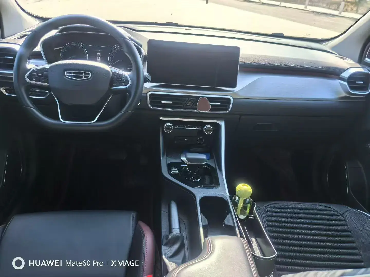 2021 GEELY COOLRAY thumbnail 4