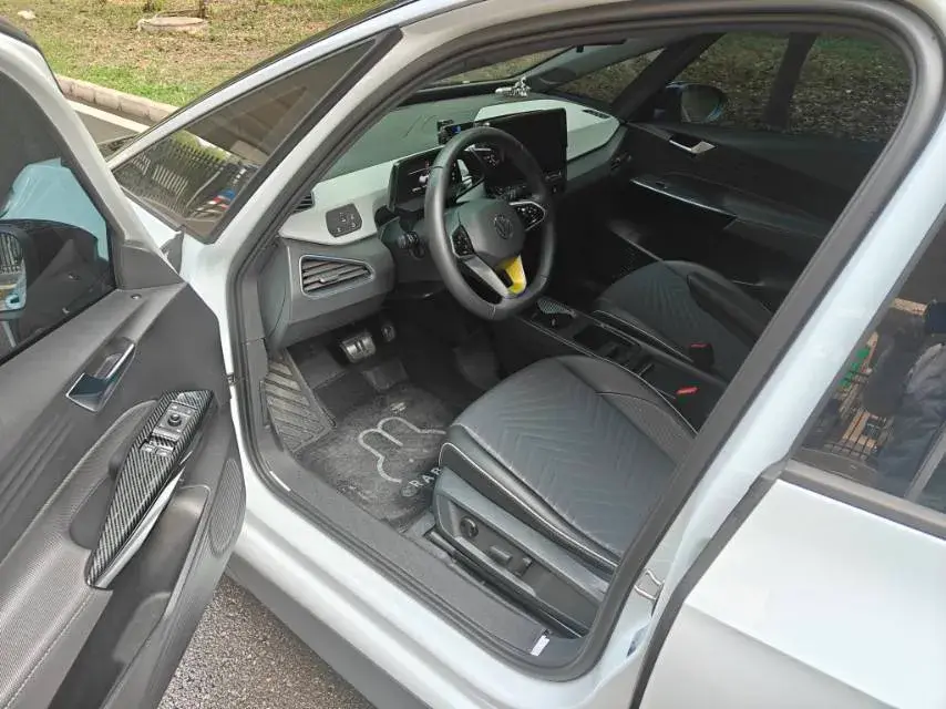 2023 VOLKSWAGEN ID.3 thumbnail 3